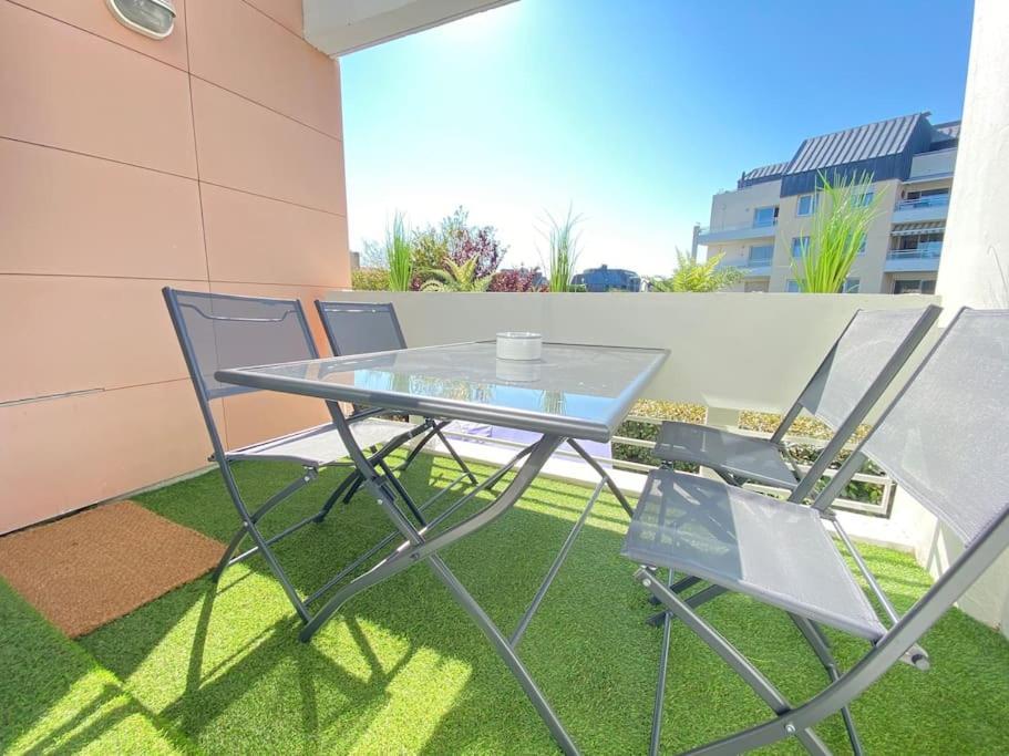 Апартаменты Plein Charme Aux Minimes Terrasse Calme + Parking Ла-Рошель Экстерьер фото